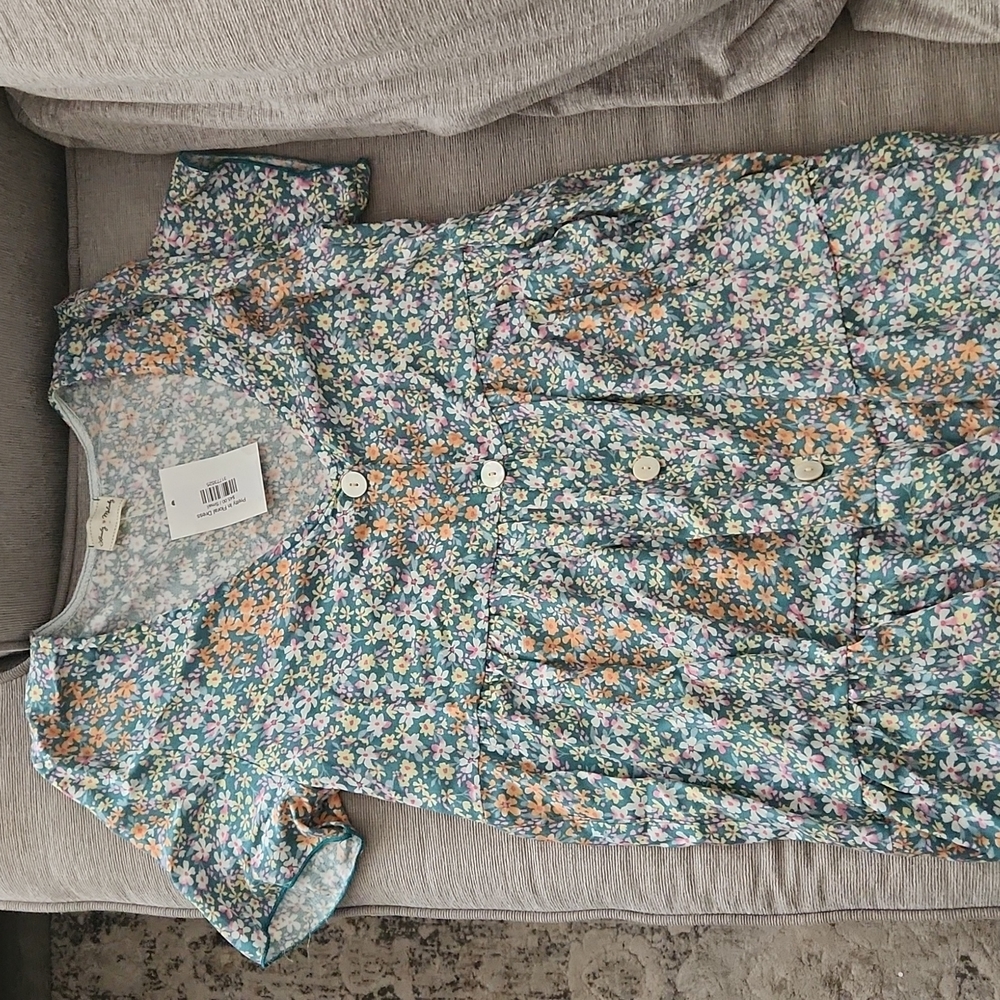 Boutique floral, button up dress